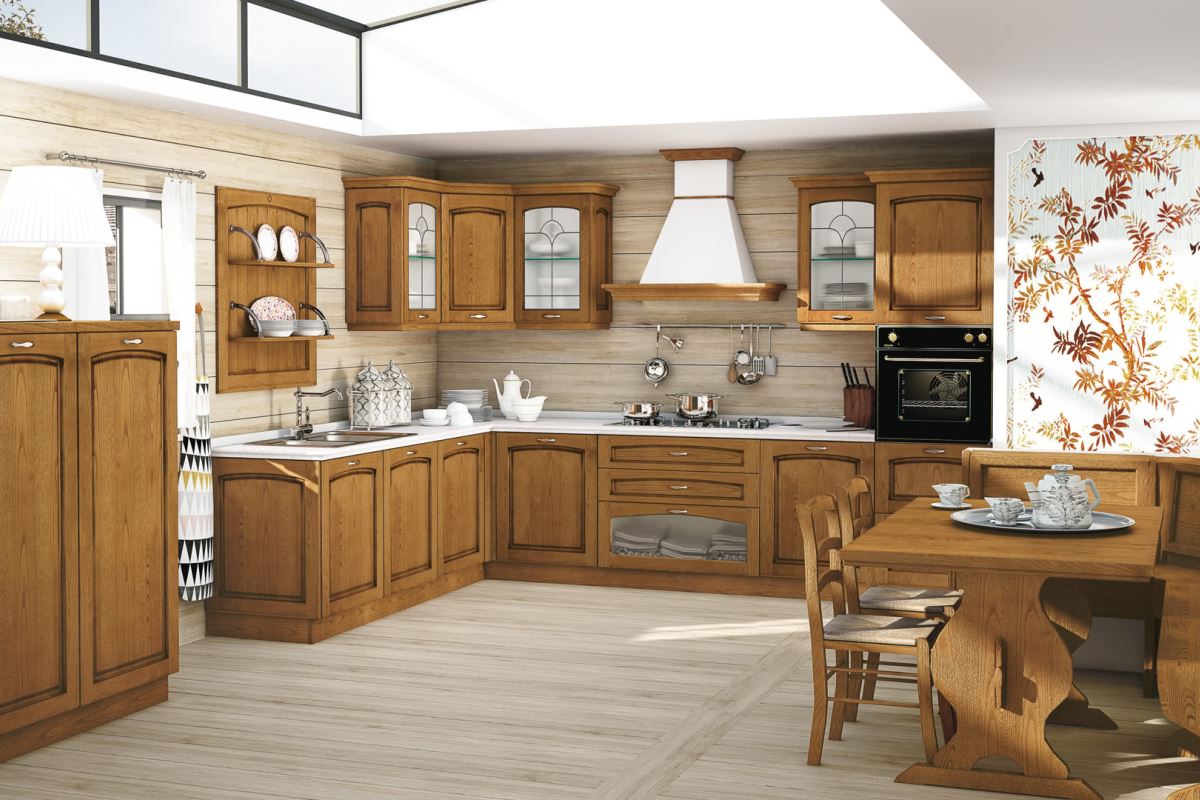 кухня с деревянной мебелью